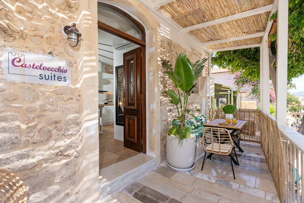 Originally built over 200 years ago and renovated in 2015. The house is a regist Rethimnon, Greece Venetian charming ,stone-built apartment in center Entire rental unit vacation rental 684446108157650470