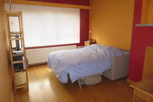Private room with comfortable convertible double bed in a single family home loc Uccle, Belgium Room in a nice quiet area ### Private room in home vacation rental 6296382