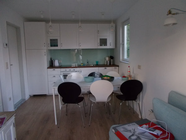 Ganz neu gestaltetes Gästehaus mit Pool und großem Garten. 