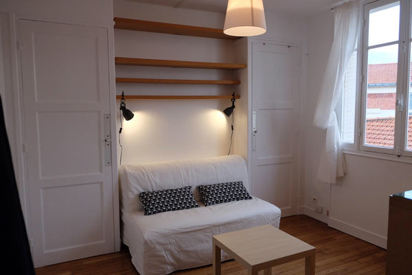 Venez profiter de l'effervescence Parisienne tout en séjournant au calme dans no Nimes, France Studio charmant / Butte Bergeyre / Paris 19eme Entire rental unit vacation rental 20881154