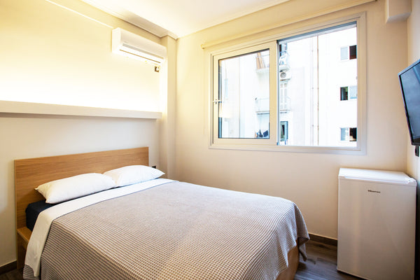 Fully renovated, bright studio 25sqm, 3rd floor, in a very central location, opp GR National Theater studios 6@5min historic center Entire rental unit vacation rental 53440630