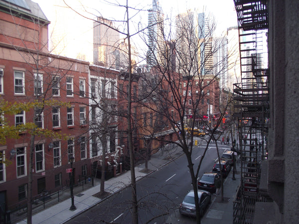 The apartment is located in the heart of Manhattan and only 3 minutes from subwa Los Angeles, CA Rental unit in New York · 1 bedroom · 1 bed · 1 shared bath Private room in rental unit vacation rental 9823636