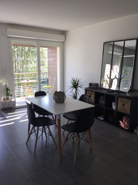 Appartement très chaleureux avec une décoration faite avec soin situé à 40 minut  Appartement très calme style industriel. Entire condo vacation rental 25090943