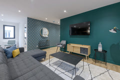 NOCNOC welcomes up to 10 travelers in this apartment on the third floor of a bui Lyon, France NOCNOC Le Michelangelo - 5 chambres au calme Entire rental unit vacation rental 43114383