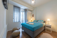 Modern fully renovated, 5 bedroom apartment in the heart of Athens. The best sta GR 5BD Central  Flat with Balcony, Brand New 120 sq.m Entire rental unit vacation rental 44126119