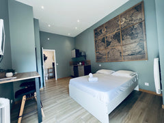 Situé à proximité de la Part Dieu et de son centre commercial .<br /><br />Studi Lyon, France ⚡️NID DOUILLET CHIC PROCHE GARE PART DIEU Entire rental unit vacation rental 689872690104747365