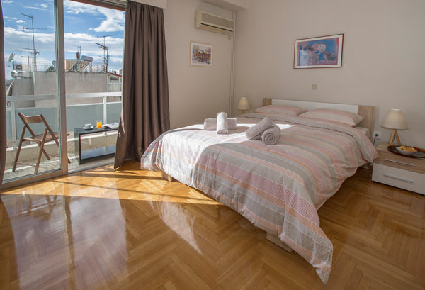 Welcome to the beautiful city of Athens and our apartment.Sleep well and wake up Athens, Greece Cozy 1 apartment,close to Acropolis Entire rental unit vacation rental 31564129