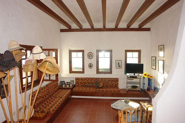 Villa Aligaria is located in Schinoussa, one of the most beautiful Cycladic isla  Villa Aligaria Entire home vacation rental 44397790