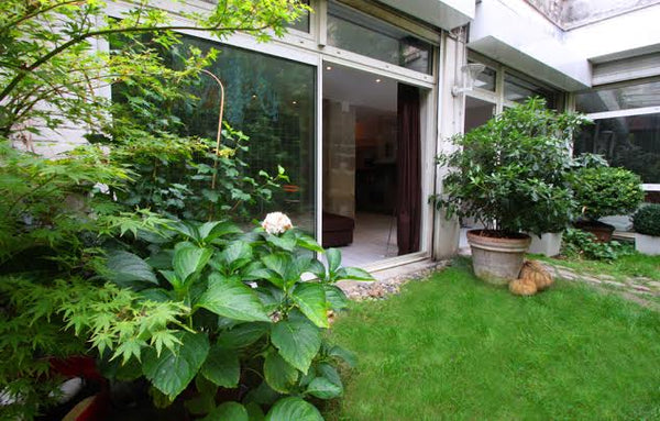 Situé dans le XVIII me arrdt de Paris, ce loft lumineux est idéal pour un couple Paris, France DESIGNER LOFT WITH GARDEN Entire rental unit vacation rental 4820901