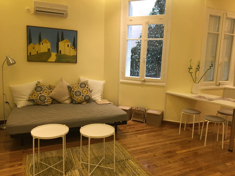 Amazing central location, newly refurbished studio appartment. Lively Vibrant ne Pinner, England, United Kingdom New Studio Apt. Centrally Located In PLAKA Entire rental unit vacation rental 37818738