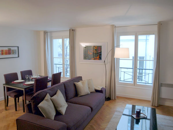 2 bedrooms apartments 80 m2, overlooking a courtyard on the first floor with an  Paris, France Un Oasis, 2BR/1BA, 5 people Entire rental unit vacation rental 14134594