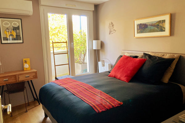 You are looking for a beautiful place to spend the Lyon light festival?<br />You Lyon, France Chambre privée avec balcon Private room in bed and breakfast vacation rental 766052767653572296