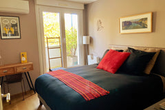 You are looking for a beautiful place to spend the Lyon light festival?<br />You Lyon, France Chambre privée avec balcon Private room in bed and breakfast vacation rental 766052767653572296