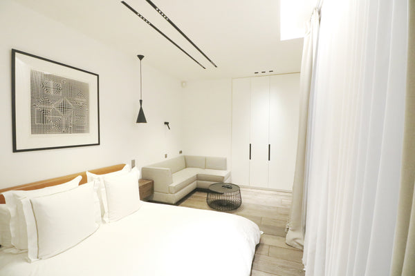 Outstanding location within 4 minutes walk to the Pont des Arts and to Louvre, 1  Romantic apartment in St-Germain-des-Prés/Louvre Entire rental unit vacation rental 29792084
