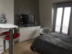 This lovely apartment is located in the famous Montmartre district, only 500m fr Hong Kong Lovely apartment in the heart of MONTMARTRE Entire rental unit vacation rental 16537875