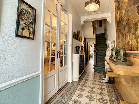 A roomy apartment (90sqm) on the second floor of a privately owned house. Only t Brussels, Belgium Roomy flat in Art Deco house - residential area Entire condo vacation rental 49793359