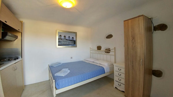 Traditional triple room with kitchen, aircon, tv and private bathroom.<br />It i Athens, Greece Ethereal lux Traditional room for 2 or 3 persons Entire rental unit vacation rental 18743251