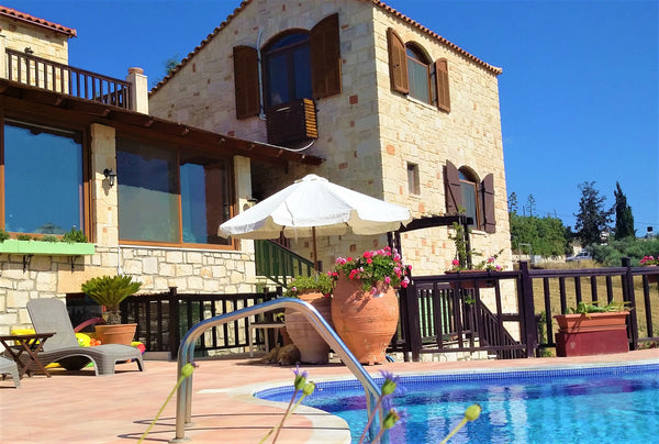 A tranquil home setting, immaculately presented, fully equipped, conveniently lo Heraklion, Greece Mythia Coach House - clean, relaxing & safe Entire home vacation rental 12338281