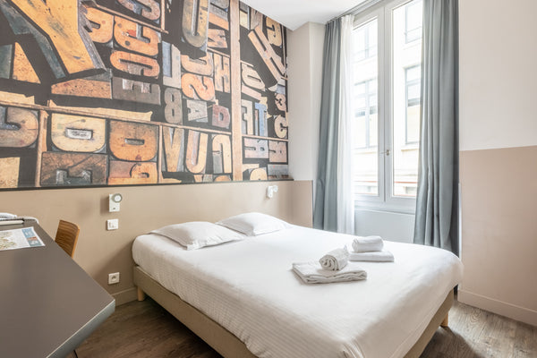 hotel en plein centre-ville de bordeaux<br /><br /><b>The space</b><br />l’hôtel Bordeaux, France hotel de la presse, chambre classique Room in boutique hotel vacation rental 43446947