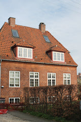 Værelset er i vores nyrenoverede kælder med adgang til badeværesle, og te / kaff Copenhagen, Denmark Skønt værelse i Valby 5 km fra city Private room in villa vacation rental 31466813