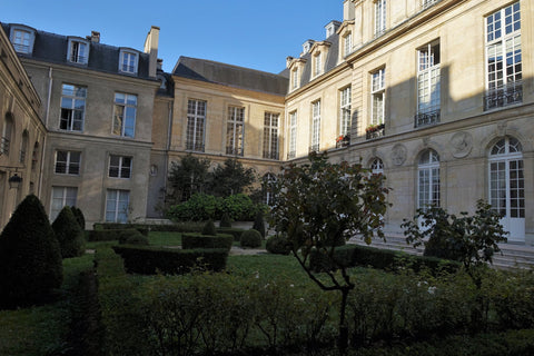 Amazing apartment in a unique location, a beautiful hotel particular in the hear Milan, Italy Amazing apartment in the Marais. Entire condo vacation rental 15306303