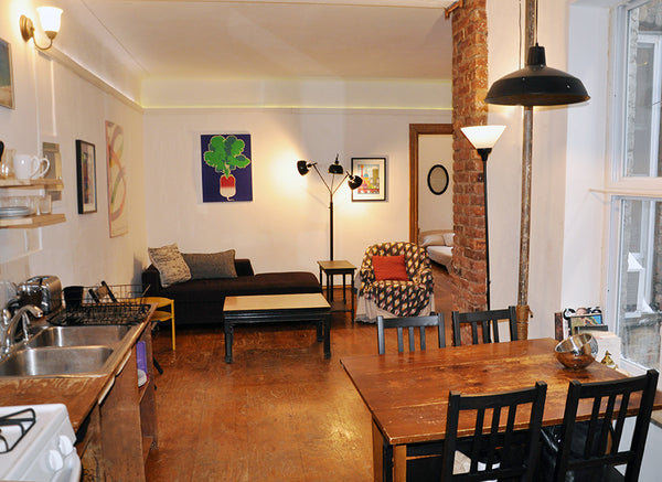Charming and unique 2-bedroom apartment in a pre-war building, located in the he New York, NY Rental unit in Brooklyn · 2 bedrooms · 2 beds · 1 bath Entire rental unit vacation rental 22453638