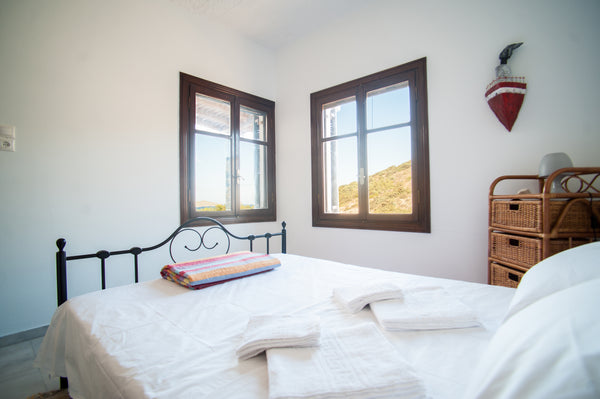 A calming and relaxing studio with an uninterrupted view of the Aegean sea. The  Greece 1. Syros Island Seaside House Aegean View Cycladic home vacation rental 20007971