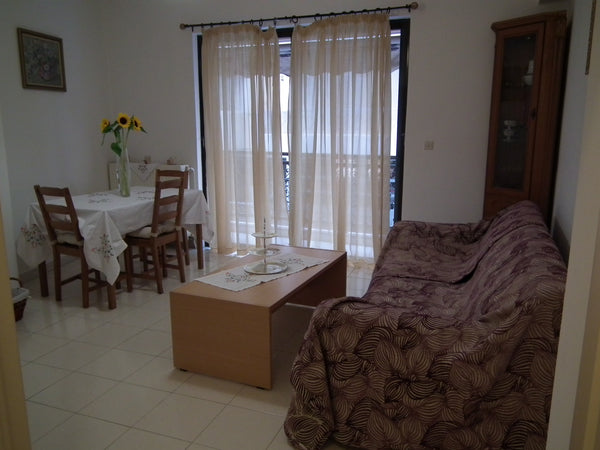 The house is close to museums and 10 min from the city center by metro.<br />The Greece ΠΑΡΑΔΟΣΙΑΚΟ ΣΠΙΤΙ Entire condo vacation rental 47769654