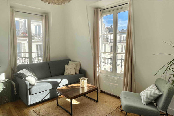 Appartement de 35m2 au 5e (sans ascenseur) : une chambre, salon, petite cuisine  Paris, France Joli appartement parisien : 2 pièces - 35m2 Entire rental unit vacation rental 17804812