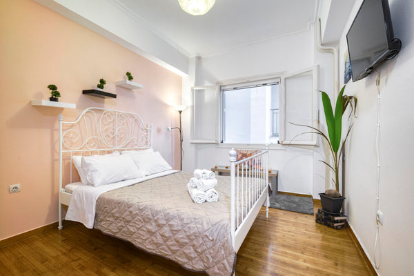 Hello world.<br />A cute 1 bedroom apartment in Koukaki,recently renovated and d Athens, Greece Charming petit apartment few steps to Acropolis Entire condo vacation rental 38381173