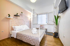 Hello world.<br />A cute 1 bedroom apartment in Koukaki,recently renovated and d Athens, Greece Charming petit apartment few steps to Acropolis Entire condo vacation rental 38381173