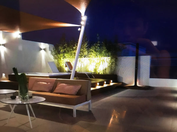 Knihovna, lednička, mikrovlnná trouba, klimatizace, skříň.  Klidný balkon Entire condo vacation rental 613483304431520732