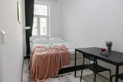 This is a shared room in a beautiful Viennese apartment with 5 private bedrooms   Cheerful Private Room in Shared Apt. Private room in rental unit vacation rental 583237503156133699