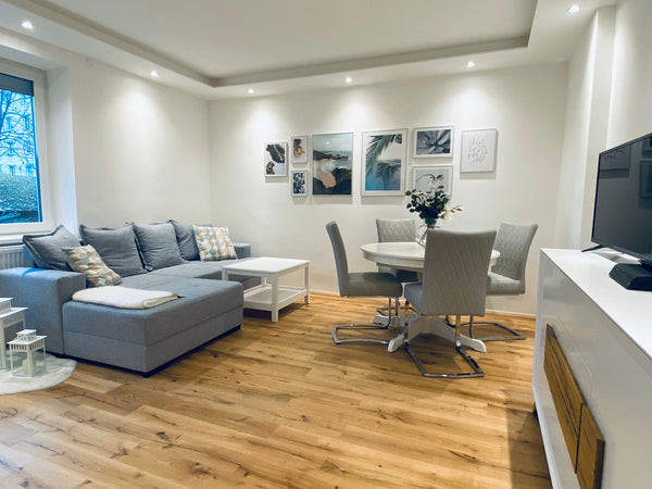 Completely renovated, cosy and quiet 2-room-apartment, located in noble 19. dist Vienna, Austria Brand-new, cozy flat- 10 min away from city center Entire rental unit vacation rental 41214108