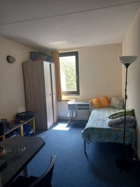 Situé sur le Campus Erasme à 300 mètres des  facultés,  des hautes écoles appari Brussels, Belgium Anderlecht:superbe kot en résidence pour étudiants Entire condo vacation rental 53071985
