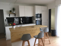 Petit logement très moderne et bien agencé avec 4 couchages ( un lit 140 et un c Bourgoin-Jallieu, France Joli T2 4 couchages à 6 min de Bellecour en métro Entire rental unit vacation rental 29934945