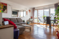 Grand appartement, très bien situé, un quartier plein de nombreux restaurants, m Paris, France Peaceful and quite flat Entire condo vacation rental 5148566