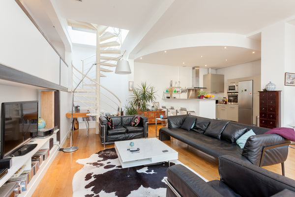 We propose a lovely loft with 2 bedrooms with king size beds, 2 bathrooms one me Paris, France Amazing loft in Paris Entire loft vacation rental 15640086
