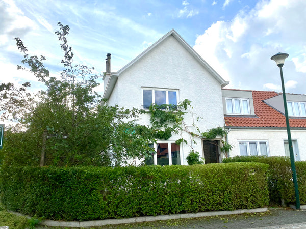 Jolie maison de 120 m2 comportant deux chambres et un bureau indépendant dans un Woluwe-Saint-Pierre, Belgium Maison 2 chambres et bureau dans cité-jardin Entire home vacation rental 45678029