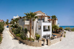 Blue Villa is a beautiful three-story villa in Sfakaki, Rethymno , near the beau Crete, Greece Blue Villa Entire villa vacation rental 567020476633516331