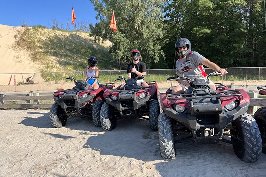 Intro to Silver Lake Dunes Half Day Guided Tour with Souvenir Pack  Private Tours and Travel Guide America Detroit REGION Michigan Destination Tour