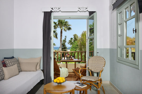 A small beach hideaway...<br />In a quiet neighbourhood next to the beach, just  Chania, Greece REVEKKA two bedroom apt, Platanias Entire rental unit vacation rental 3256226