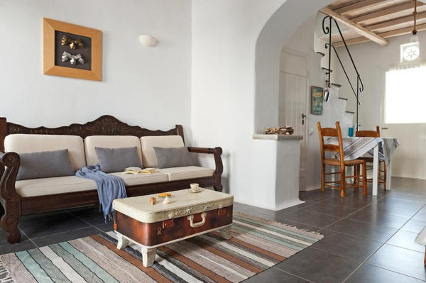 Centrally located the three high quality houses at Skaris Homes in the little vi Nea Palatia, Greece Ageri Two bdrm traditional House in Pyrgos Center Cycladic home vacation rental 39770103