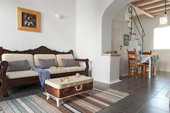 Centrally located the three high quality houses at Skaris Homes in the little vi Nea Palatia, Greece Ageri Two bdrm traditional House in Pyrgos Center Cycladic home vacation rental 39770103