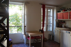 30m2- 2 pièces- Côté Cour- 3ème étage sans ascenceur <br />Calme et lumineux ave  Loue appart 3mois Juin juillet aout Entire rental unit vacation rental 6556317