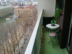 Un joli appartement lumineux, avec une vue panoramique sur le canal de l'Ourq. B Paris, France BEAU STUDIO -BALCON- VUE SUR CANAL- Entire rental unit vacation rental 1073197
