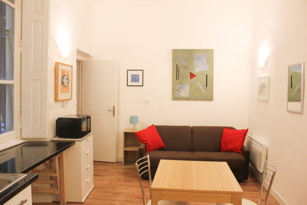 Studio de 19 m2, au calme au milieu de la presqu'île, près de Saint Nizier, prem Lyon, France Studio calme près de Saint Nizier Entire rental unit vacation rental 36693679