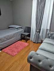 Enjoy the simplicity of this quiet, central home.  Rental unit in Queens · 1 bedroom · 1 bed · 1 shared bath Private room in rental unit vacation rental 900845159348542811
