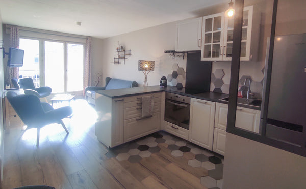 Charmant appartement situé au 2e étage d'un immeuble sécurisé, à 5 minutes à pie Lyon, France Le Saint Maurice-Vue sur parc arboré -Montplaisir Entire rental unit vacation rental 579413144996918679