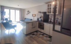 Charmant appartement situé au 2e étage d'un immeuble sécurisé, à 5 minutes à pie Lyon, France Le Saint Maurice-Vue sur parc arboré -Montplaisir Entire rental unit vacation rental 579413144996918679